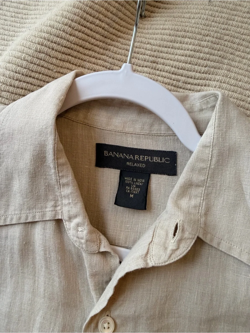 3 Beautiful Linen Banana Republic men’s shirts, short and 2 long sleeve MEdium